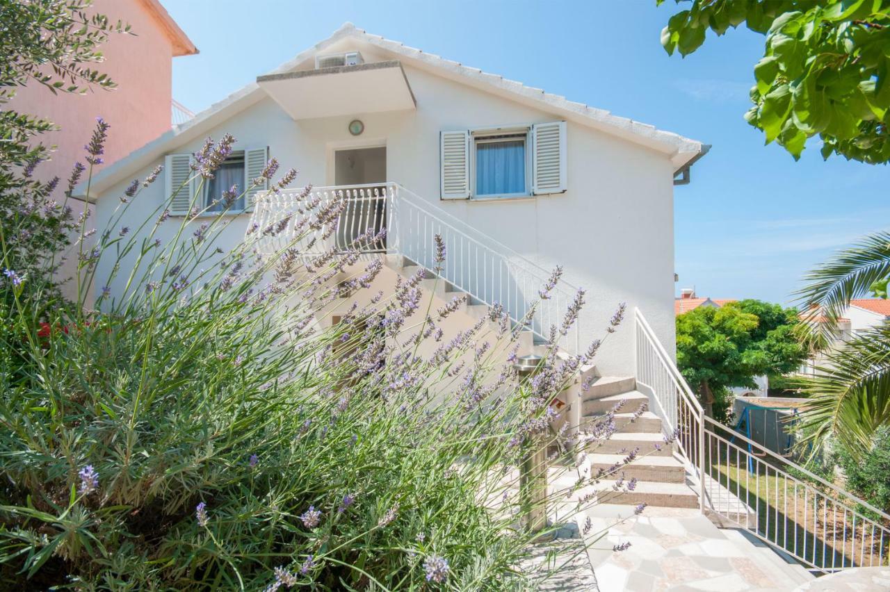 Modern Daire Duće Dış mekan fotoğraf