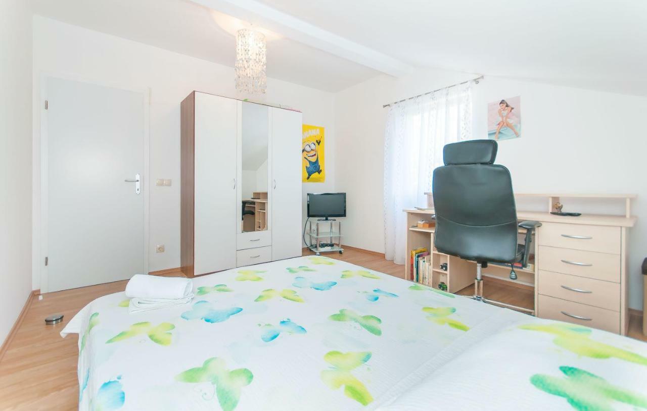 Modern Daire Duće Dış mekan fotoğraf