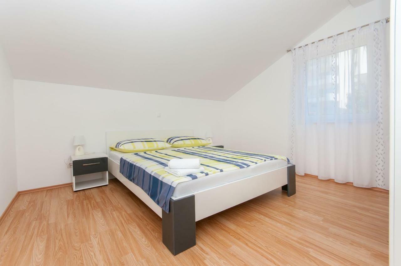 Modern Daire Duće Dış mekan fotoğraf