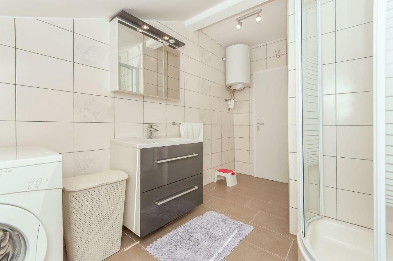 Modern Daire Duće Dış mekan fotoğraf